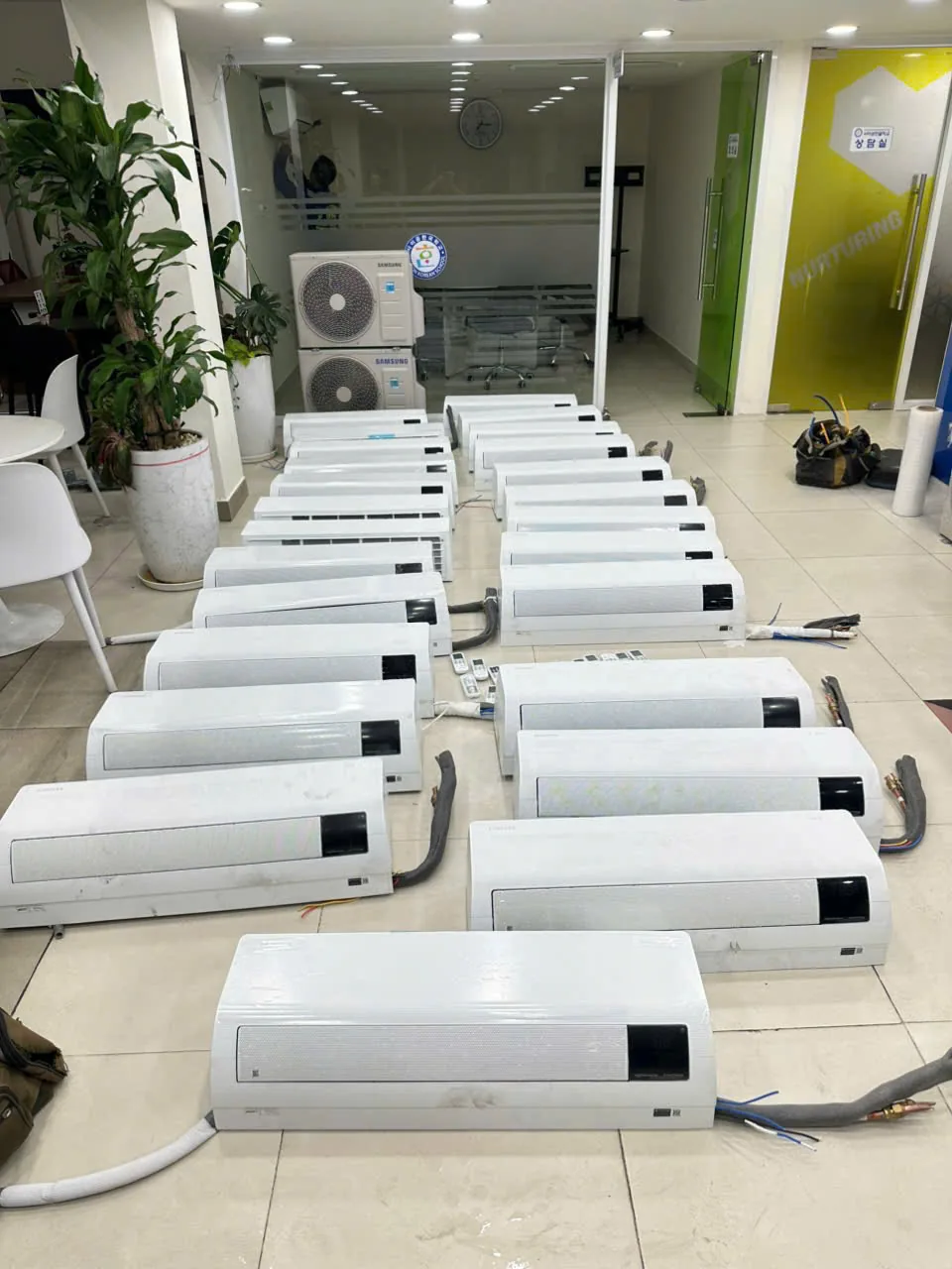 Thu mua số lượng lớn máy lạnh cũ từ văn phòng và cơ sở kinh doanh
